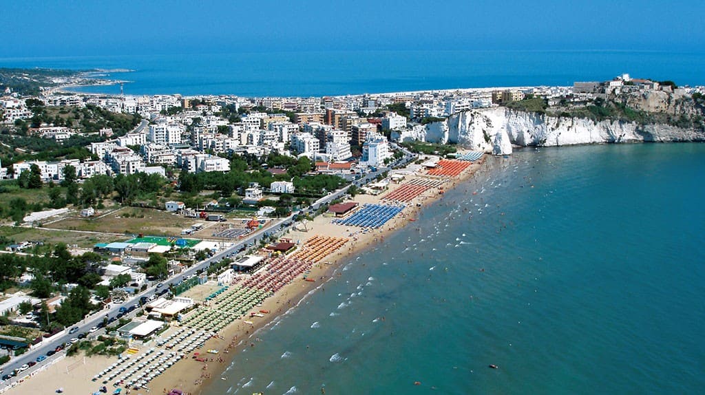 Spiaggia-Scialara-o-Castello-Pizzomunno